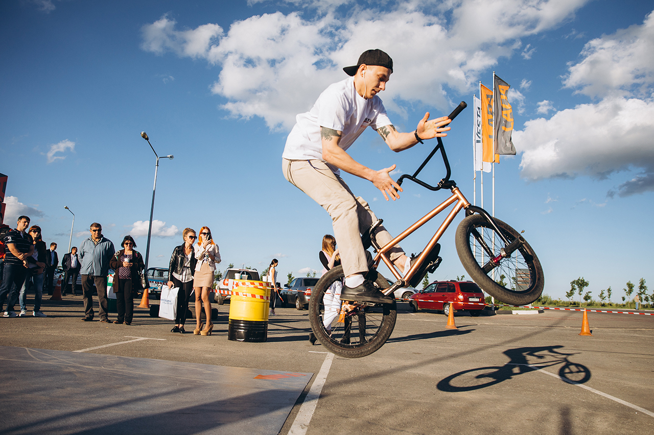 В Белгороде прошла презентация новой LADA VESTA CROSS